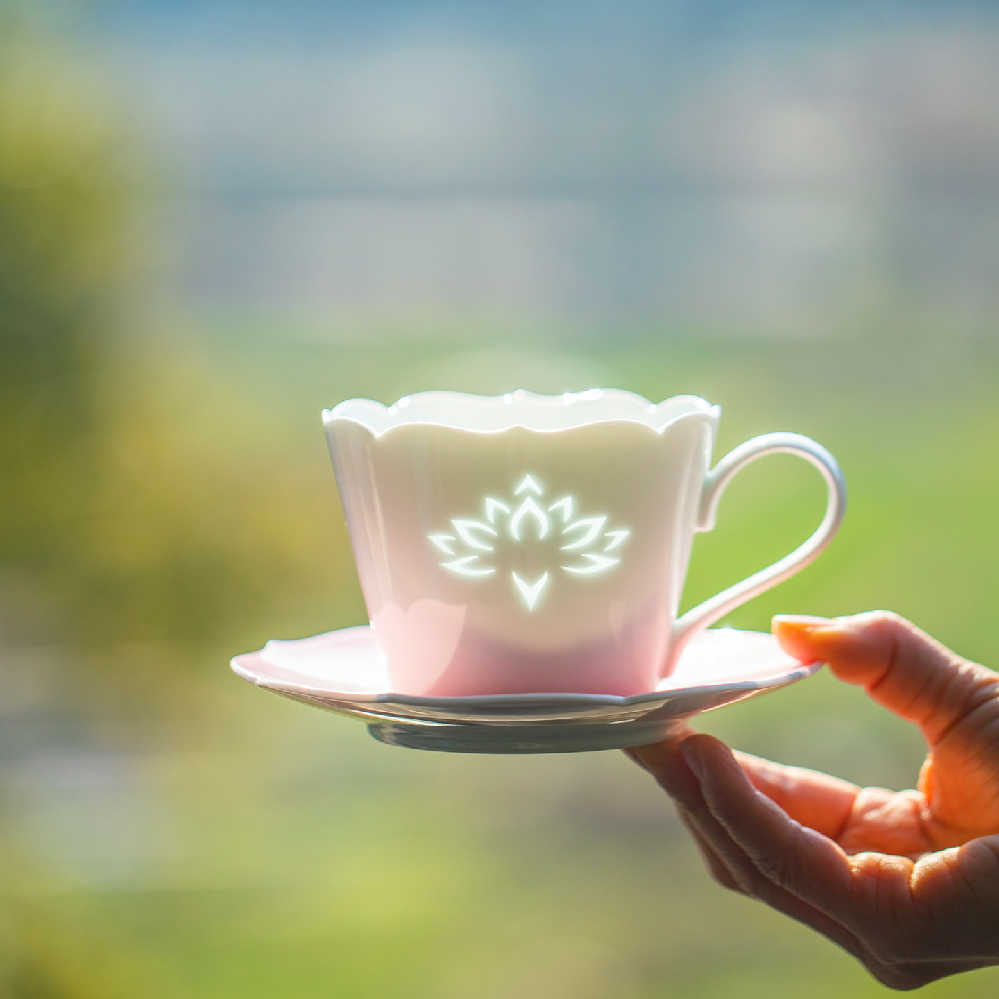 山水间粉莲花玲珑咖啡杯带碟景德镇陶瓷可爱风情侣高颜值拉花杯子