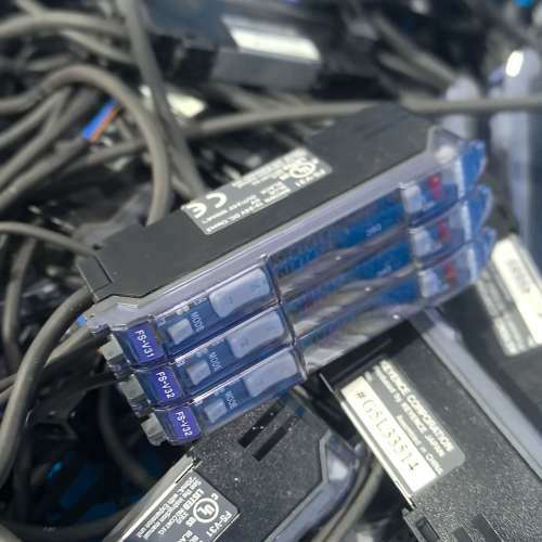 基恩士KEYENCE光纤传感器，型号FS-V31、FS-V3议价。