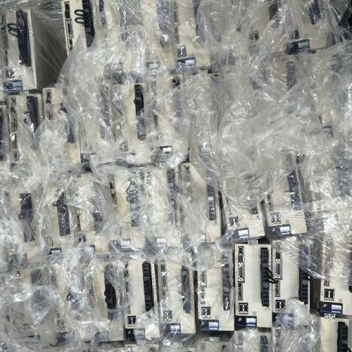 YASKAWA安川7代伺服驱动器SGD7S-5R5A01A0议价。