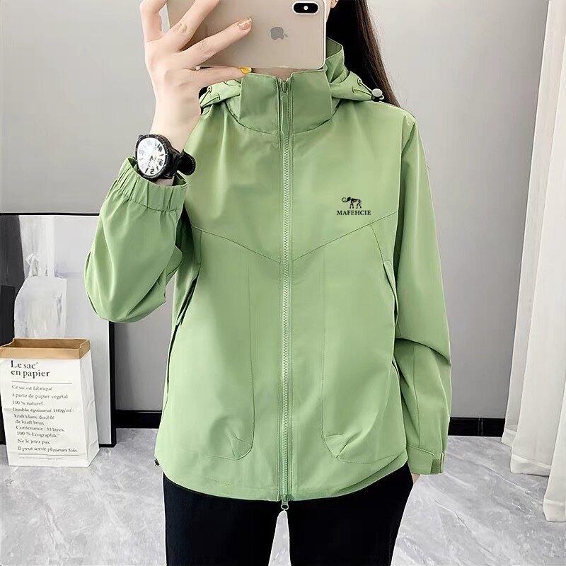 户外冲锋衣女春秋季防风防水夹克外套登山服徒步运动露营连帽上衣