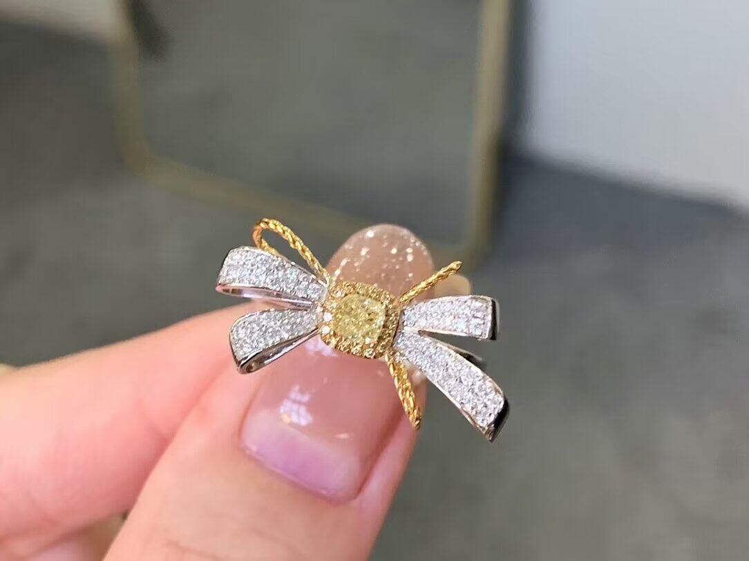 18K金女镶嵌黄钻主石28分 伴钻27分天然南非高品质钻石蝴蝶结戒指