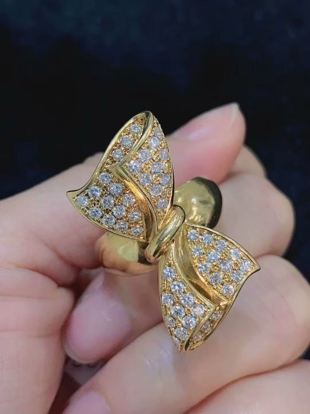 日本神户珠宝展18K金女镶 1.31克拉天然南非高品质钻石蝴蝶结戒指