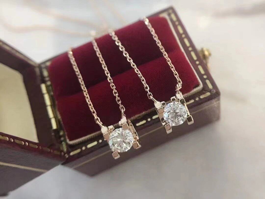 18K金女镶0.3克拉天然南非高品质钻石圆钻牛头款项链锁骨链送证书