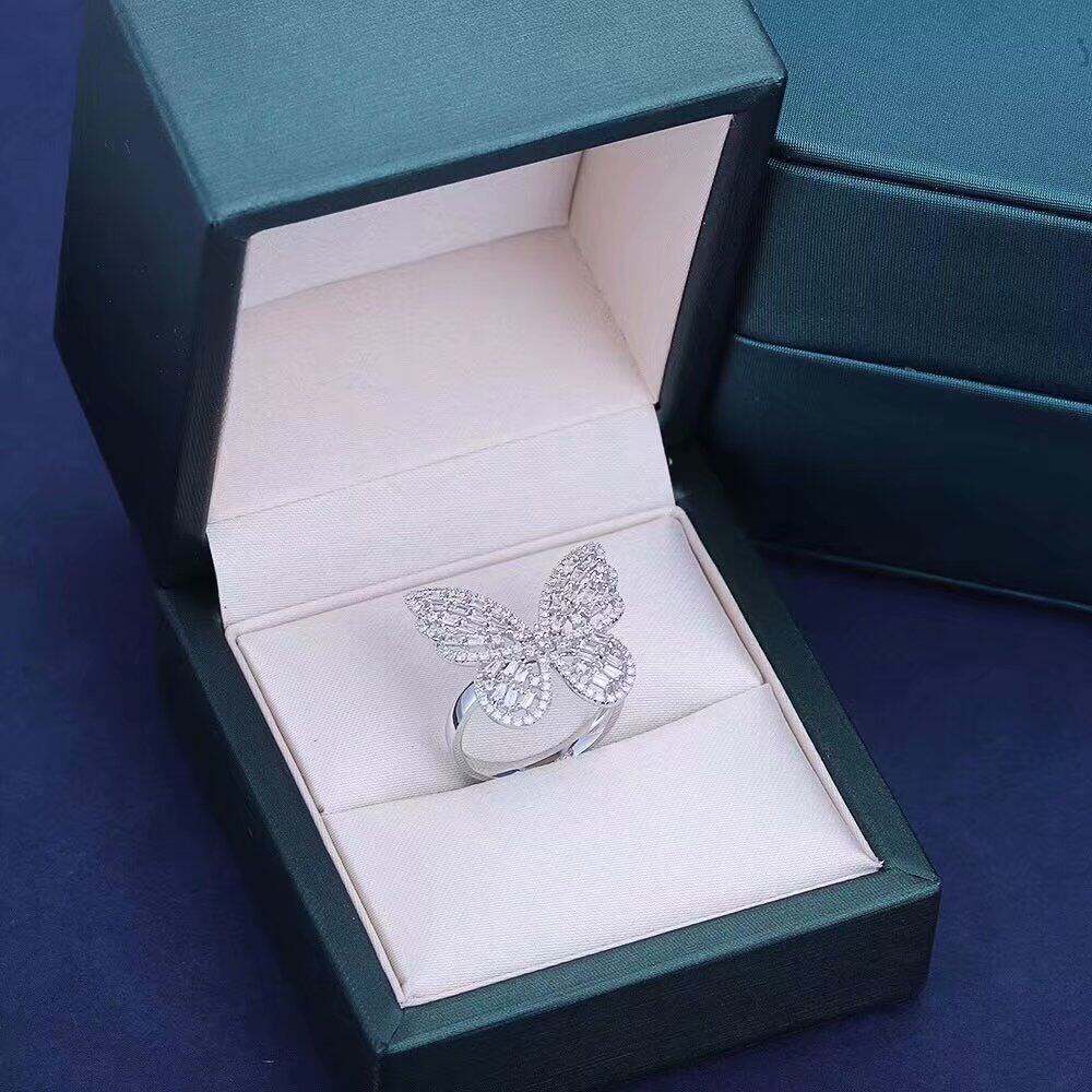 特惠新品18K白金镶嵌女款62分天然南非T方钻圆钻碎钻钻石蝴蝶戒指