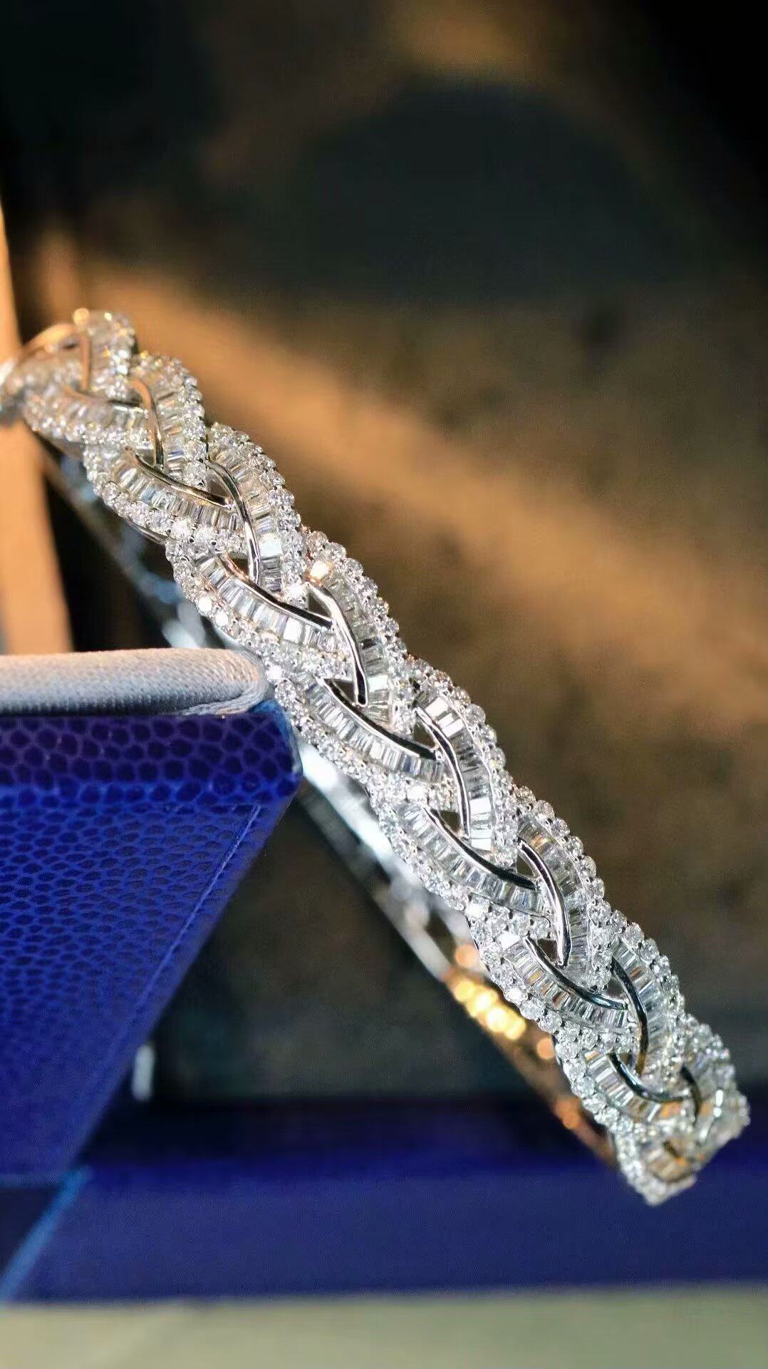 厚重版18K白金女镶嵌2.7克拉天然南非高品质钻石麻花手镯真金真钻