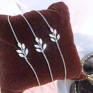 18K金镶嵌女款 0.19克拉天然南非小钻碎钻钻石橄榄枝手链真金真钻