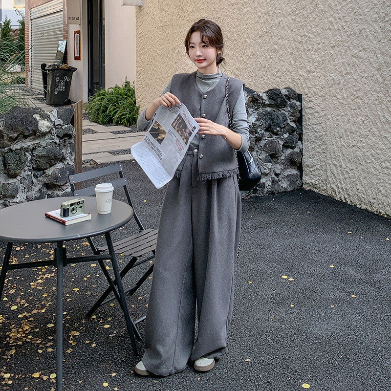 灰色流苏小香风马甲套装女2025秋季新款高级感打底衫阔腿裤三件套,女装套装/套裙,惟卡贝娜