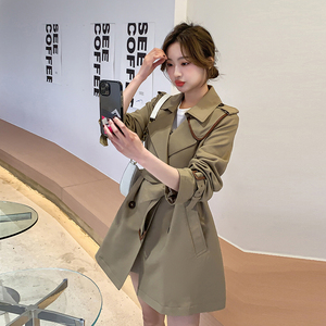 226-A56-P155  2022春季新款风衣女  控价218图片