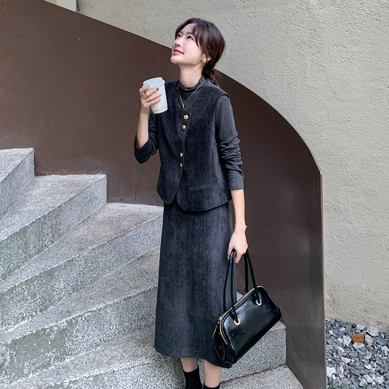 休闲灰色马甲阔腿裤套装女春秋老钱风三件套ootd穿搭大方得体减龄,女装套装/套裙,惟卡贝娜