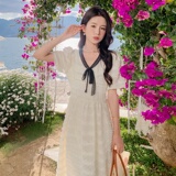 茶歇法式蕾丝拼接白色连衣裙女夏2025新款海边度假泡泡袖仙气长裙，女装连衣裙，惟卡贝娜