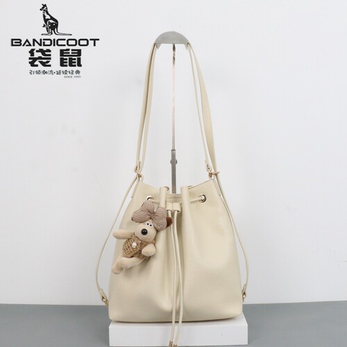 袋鼠2026新款双肩包印花水桶包
