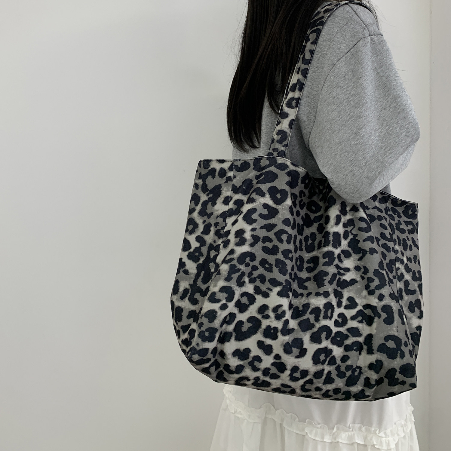 韩系小众豹纹帆布包女大容量秋冬双层加厚慵懒通勤托特妈咪单肩包