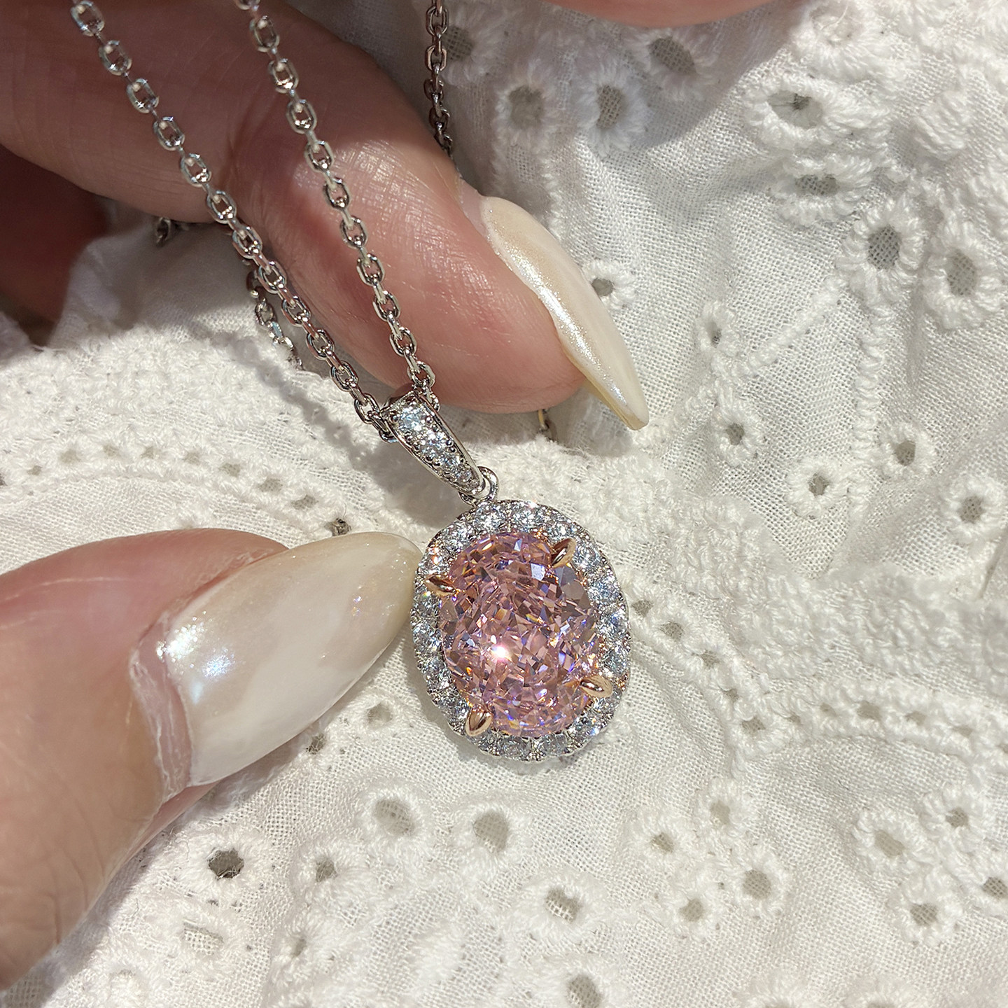 超闪樱花粉粉钻鸽子蛋钻石项链女