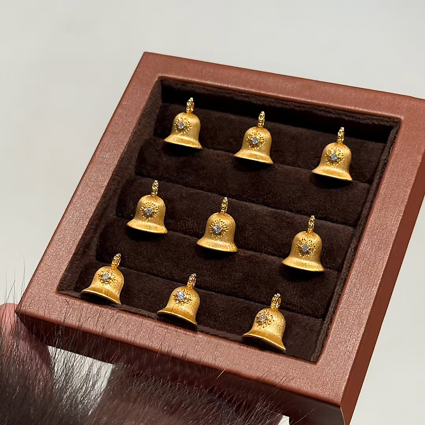 法式复古拉丝工艺金色圣诞铃铛吊坠项链925银精致简约金玲锁骨链,饰品/流行首饰/时尚饰品新,项坠/吊坠,淘宝优惠券,粉丝福利购,淘宝优惠卷