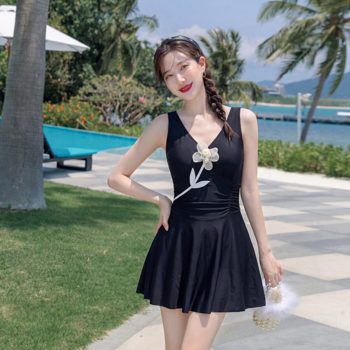 个性2026新款气质显瘦黑色平角裤保守连体泳衣沙滩温泉泳装女时尚