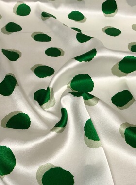 高端20姆米绿色波点真丝桑蚕丝面料夏凉丝滑透气连衣裙衬衫布料