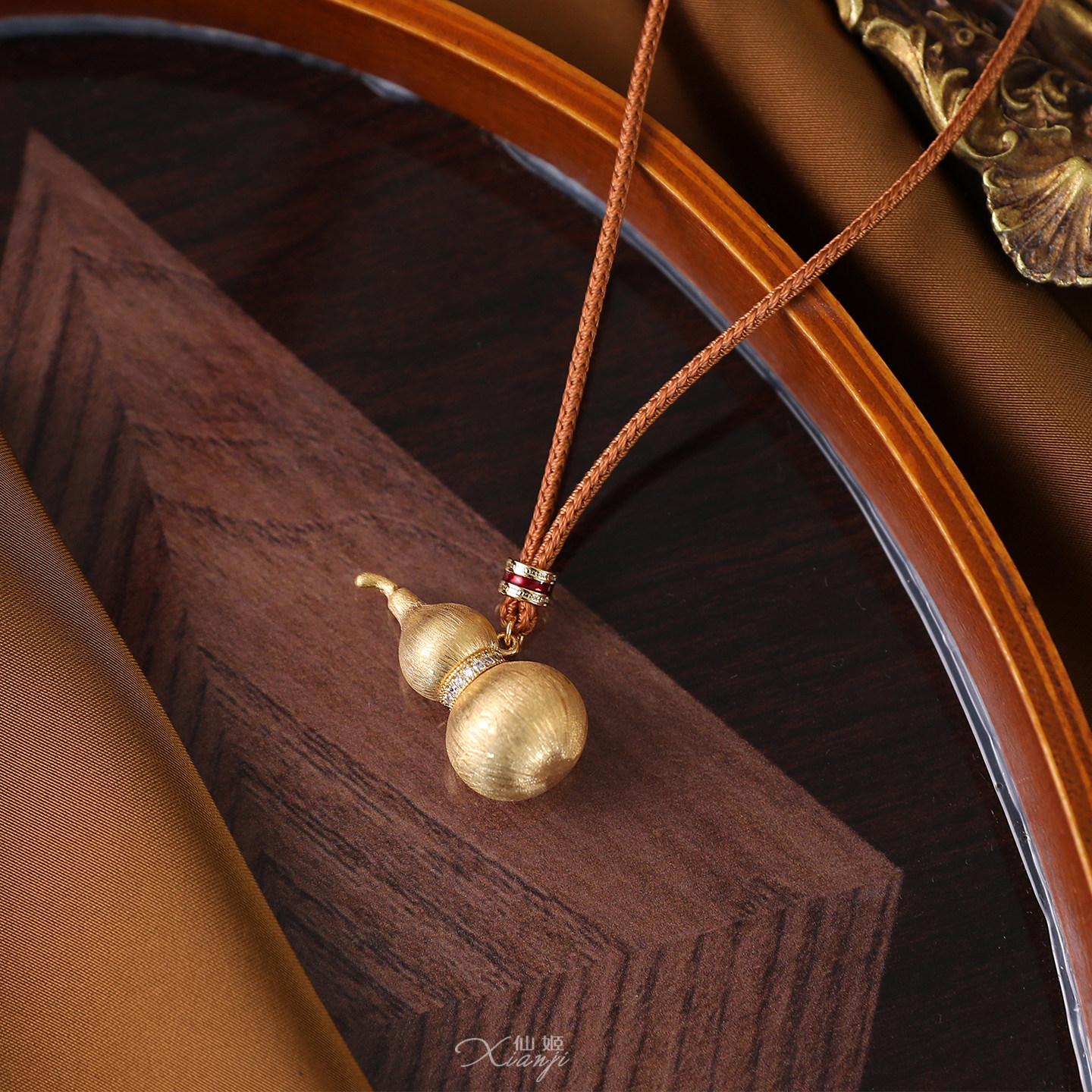 金色葫芦吊坠长款大气高级感项链2026新款冬小众复古国风配饰毛衣