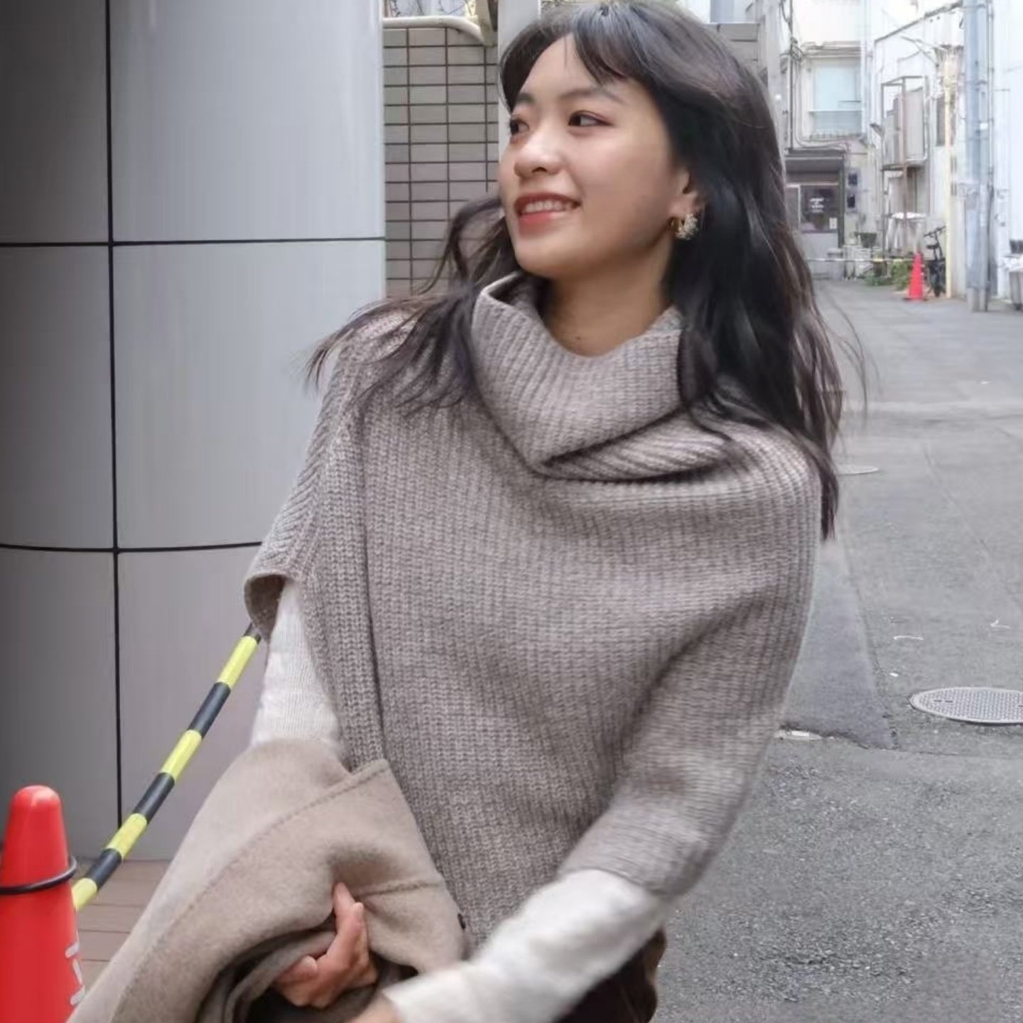 杏色高领开叉羊绒披肩女秋冬毛衣围脖斗篷叠穿羊毛坎肩套头针织衫,服饰配件/皮带/帽子/围巾,围巾/丝巾/披肩,淘宝优惠券,粉丝福利购,淘宝优惠卷