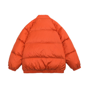 得物可二开新标鸭绒中性潮牌阔版袋口印花立领羽绒服红9171P280,大红色和淡紫色可以搭配吗图片