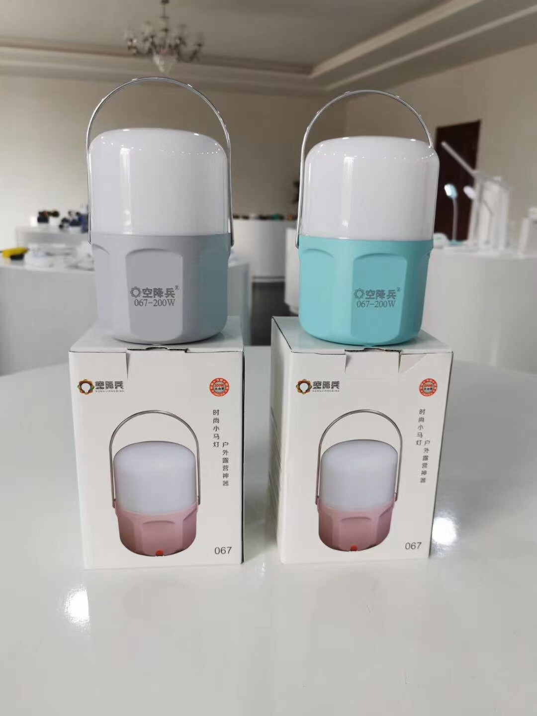 067 공수 군인 066 손 충전식 LED 매우 밝은 스톨 가정용 야외 캠핑 밝은 비상 조명