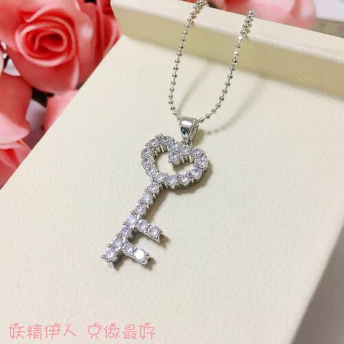 饰品银白色钥匙水晶短链