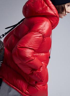 红色羽绒服女冬季2025新款中长款时尚加厚连帽宽松欧货白鸭绒外套