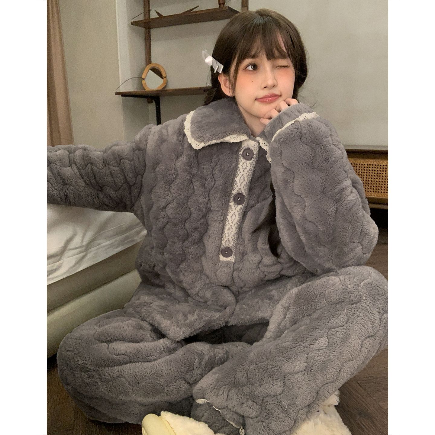 冬季新款三层夹棉睡衣女士加绒加厚卡通翻领大码可外穿家居服套装