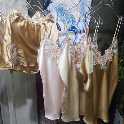 炸街新款22夏LP真丝睡衣女套装吊带短裤水溶花居家服背心打底衫