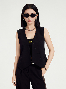 普普风黑色酷帅斜门襟无领修身马甲女2024新款时尚外套21370