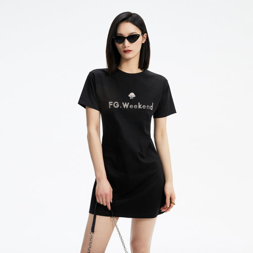 普普风休闲简约时尚百搭连衣裙