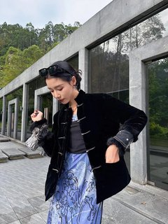 黑色高级感炸街真丝丝绒羽绒服女款复古刺绣新中式轻国风盘扣外套