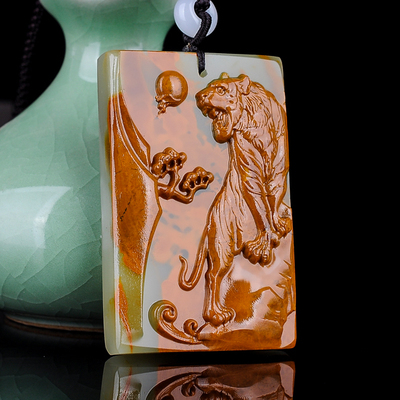 天然新疆和田玉籽料老虎吊坠挂件男款霸气虎牌平安牌玉老虎牌子