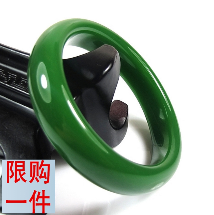 正品菠菜绿手镯新疆和田玉