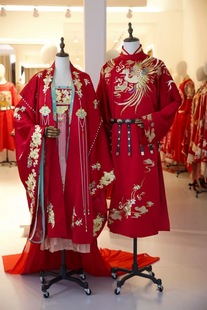 出租唐制汉服婚服重工大袖女款中式集体婚礼凤冠霞帔拍照写真走秀