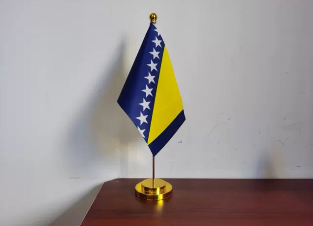 波黑国旗摆件可开票办公桌旗桌面台面单杆波黑小旗子波黑小国旗