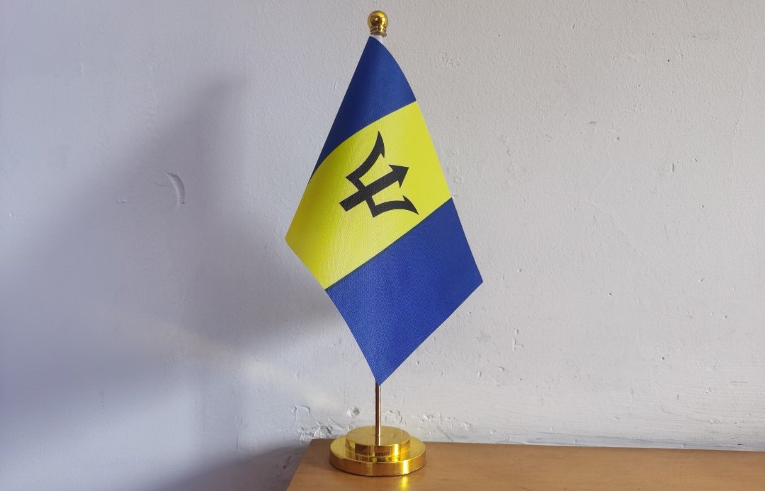 巴巴多斯国旗办公桌旗桌面摆件会议旗谈判旗巴巴多斯小旗子小国旗