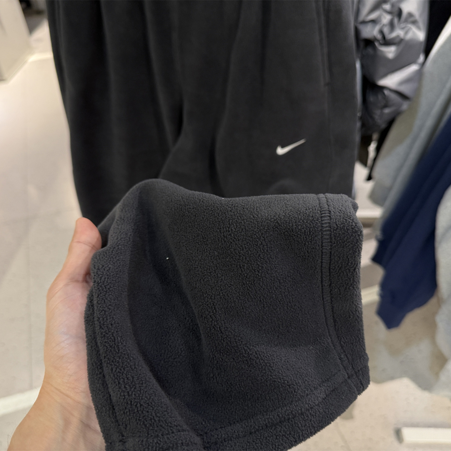 现货耐克女子冬款摇粒绒NIKE ONE THERMA-FIT休闲裤 HV3708-010