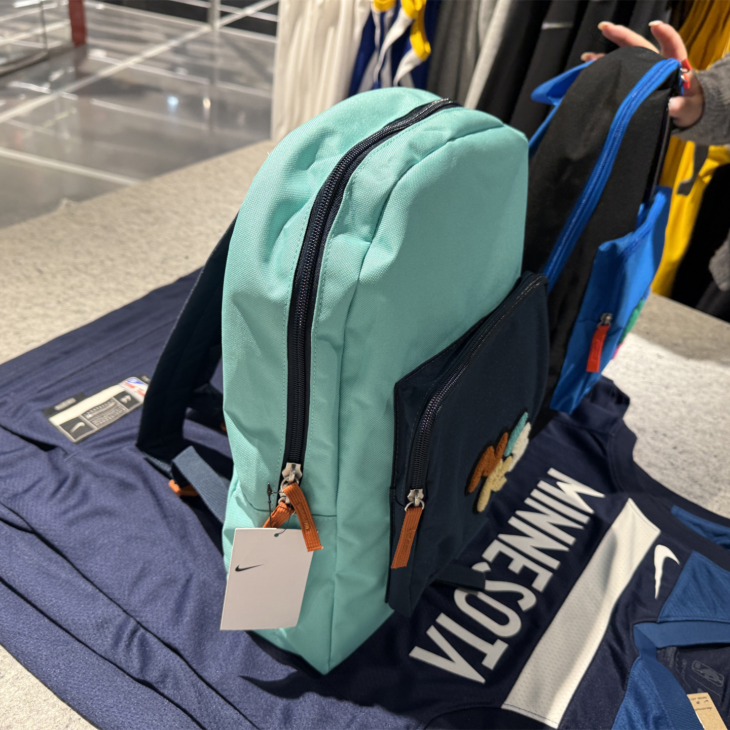 Nike耐克 双肩男女学生书包户外运动旅游休闲背包 FZ7254