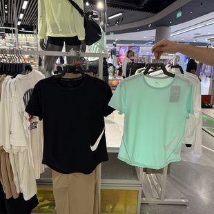 专柜正品耐克NIKE女速干半袖反光透气运动跑步上衣短袖T恤 HV2773