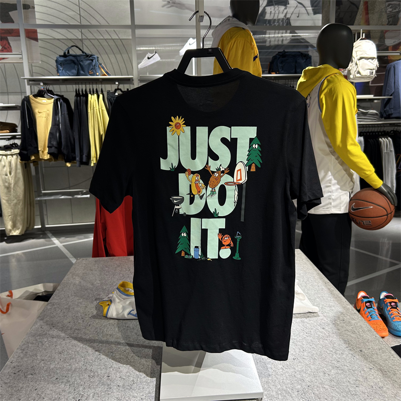 Nike耐克男新款后背印花宽松圆领透气运动休闲短袖T恤FD0064-010