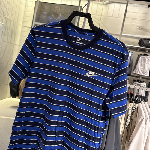 Nike耐克男子夏新款休闲条纹刺绣透气短袖圆领运动T恤 HJ0551-451