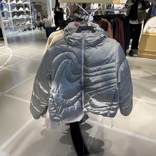 Nike耐克女子宽松暖钩羽绒服夹克25冬新款银色连帽外套IB2004