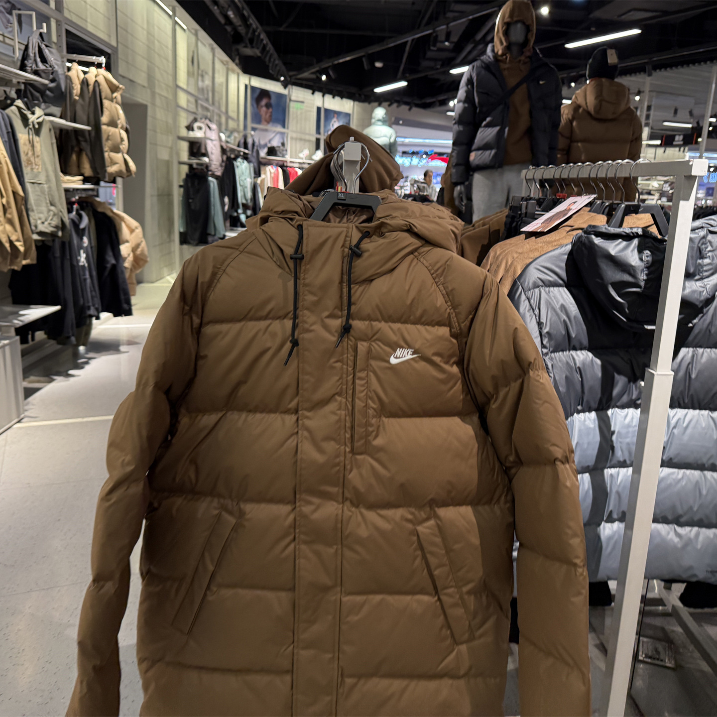 Nike耐克男子羽绒服夹克25冬新款刺绣保暖连帽运动外套IB2974