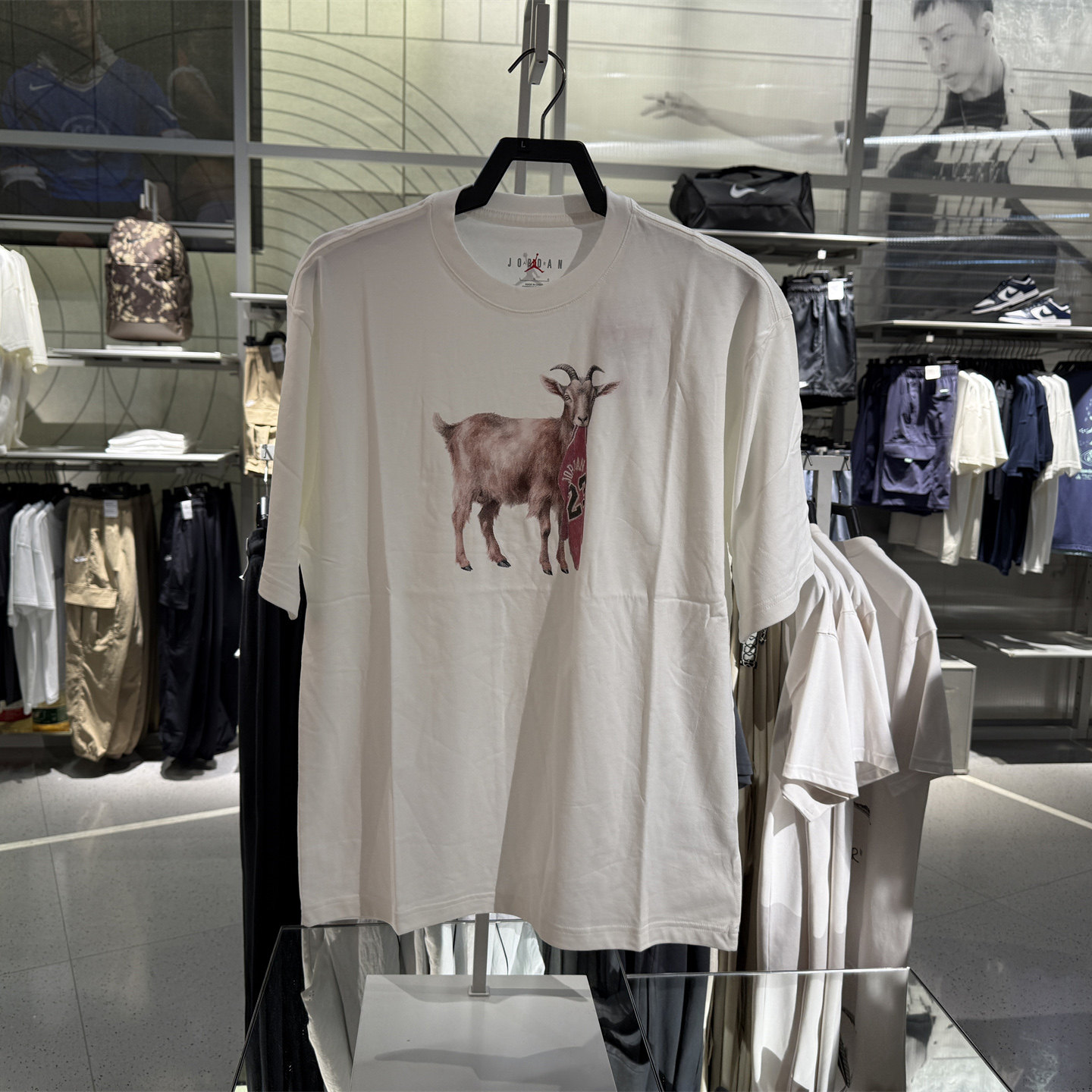 Nike耐克男装25秋季新款运动休闲简约复古百搭短袖T恤IF0787-100