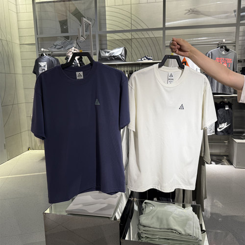 正品代购耐克NIKE男子休闲运动背标印花户外圆领短袖T恤 IH8660