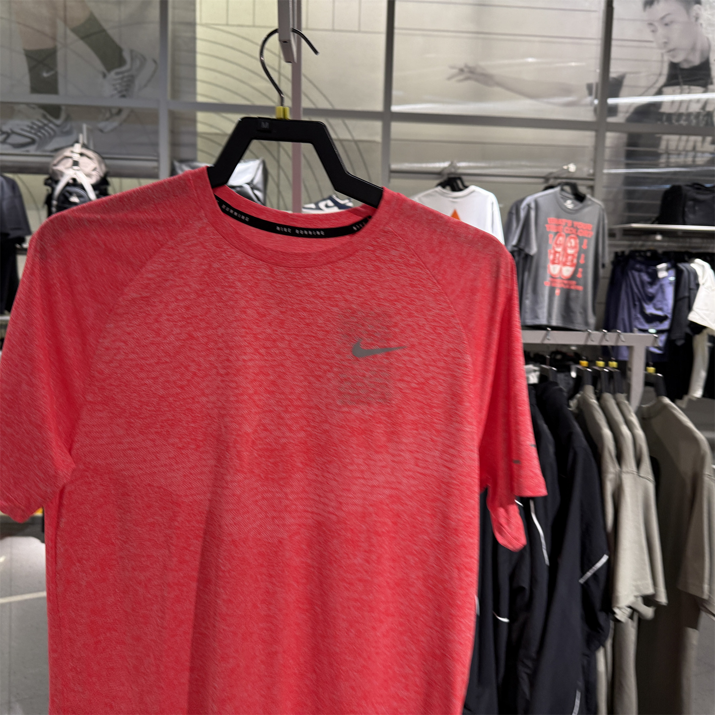 Nike耐克短袖t恤男款夏季薄款冰丝速干运动半袖透气跑步T恤HV5204