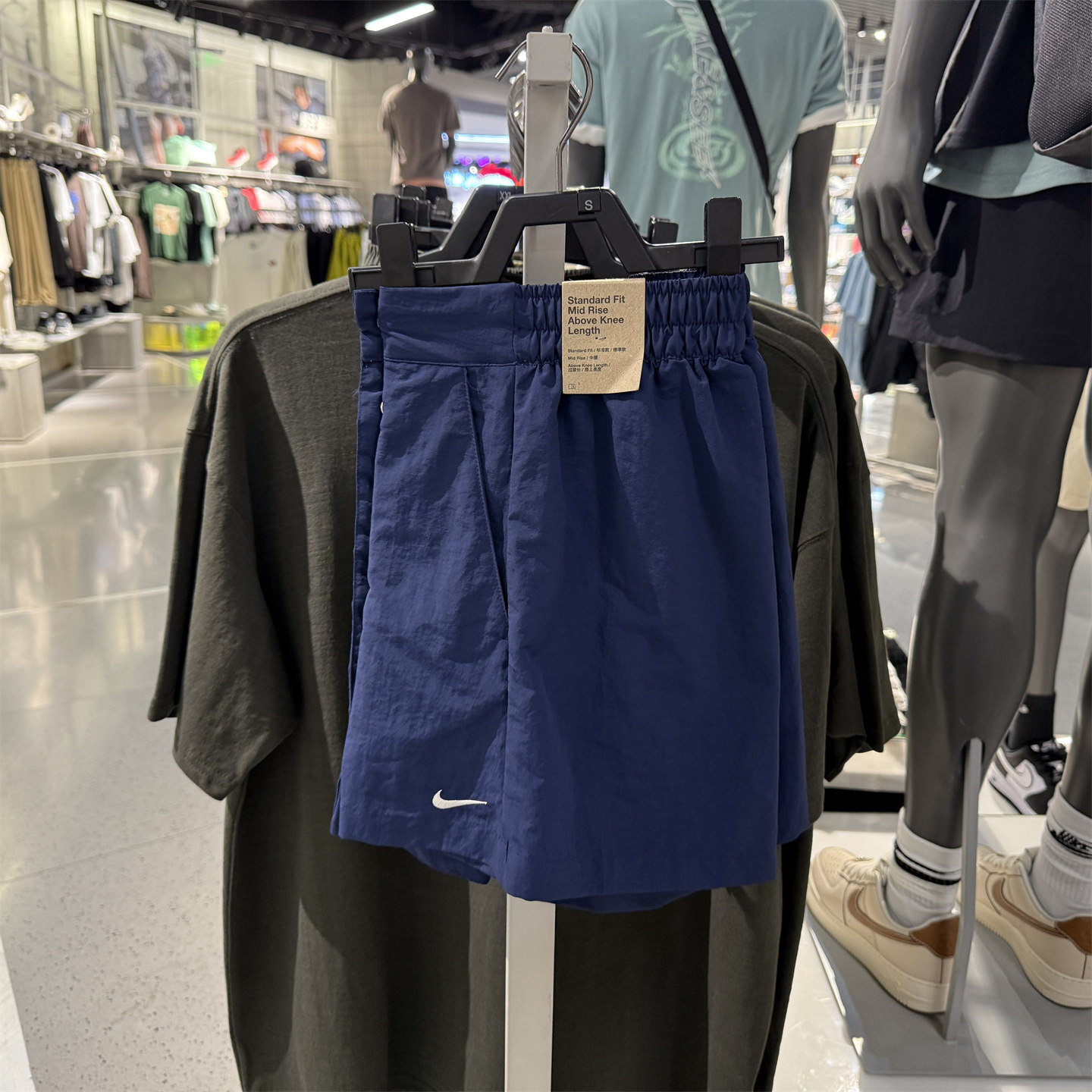 NIKE耐克短裤女2025年夏季梭织透气半身裤裙 HM6980-010-100-214 - 实物图