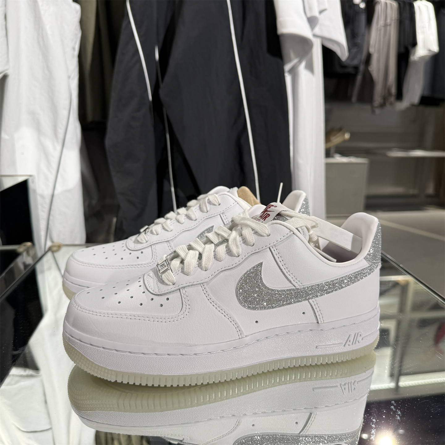 Nike耐克空军一号女鞋AIR FORCE 1白银AF1复古运动板鞋HQ3461-191