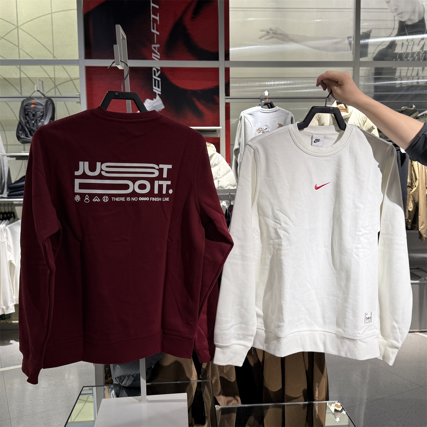 正品Nike耐克男子刺绣logo蛇年限定加绒保暖圆领休闲卫衣 IB5567