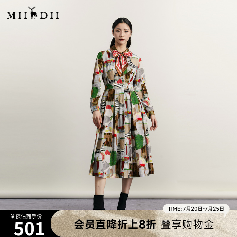 主题花连衣裙，可脱卸丝巾领